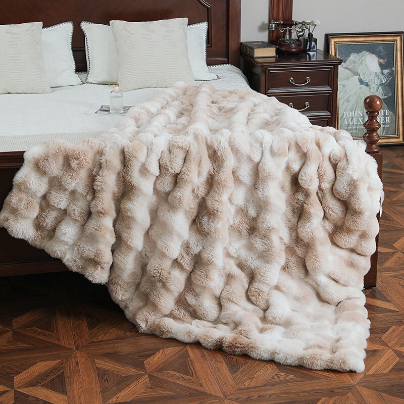 Ultra Soft Faux Blanket - The Comfort You've Been Missing